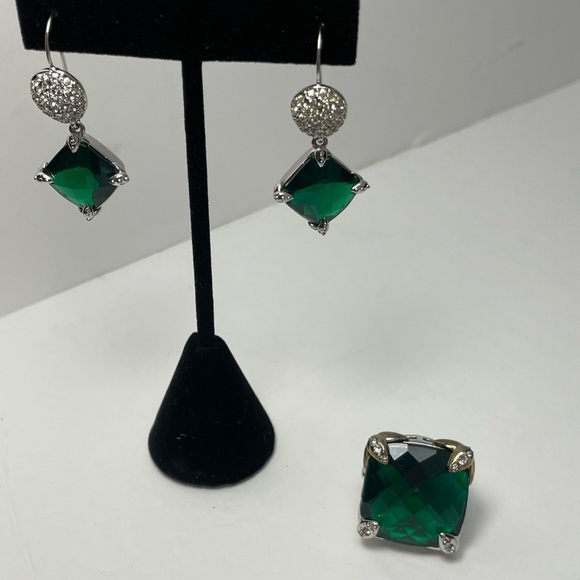 Large square cut green rhinestone ring. Size 6. Matching drop earrings. - Picture 2 of 6